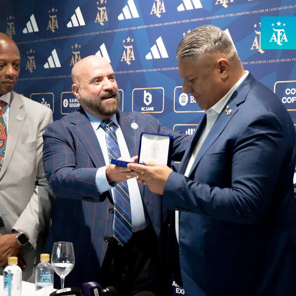 Las llaves de la ciudad y Día de la AFA para Argentina en Miami… (Foto: AFA)