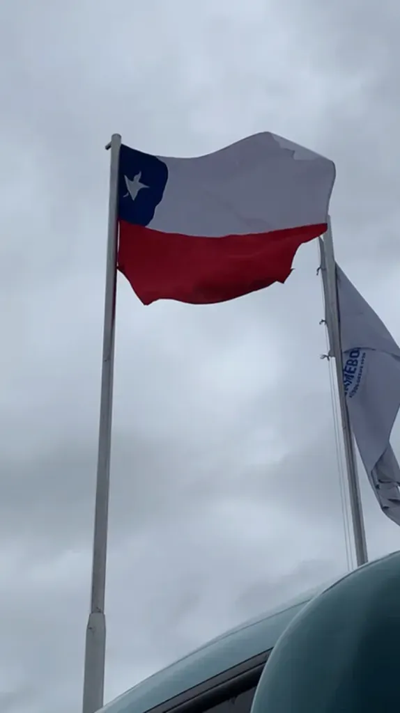 La bandera de la discordia: ANFP explica que sí tenía la estrella, pero por un solo lado. (Foto: ANFP)