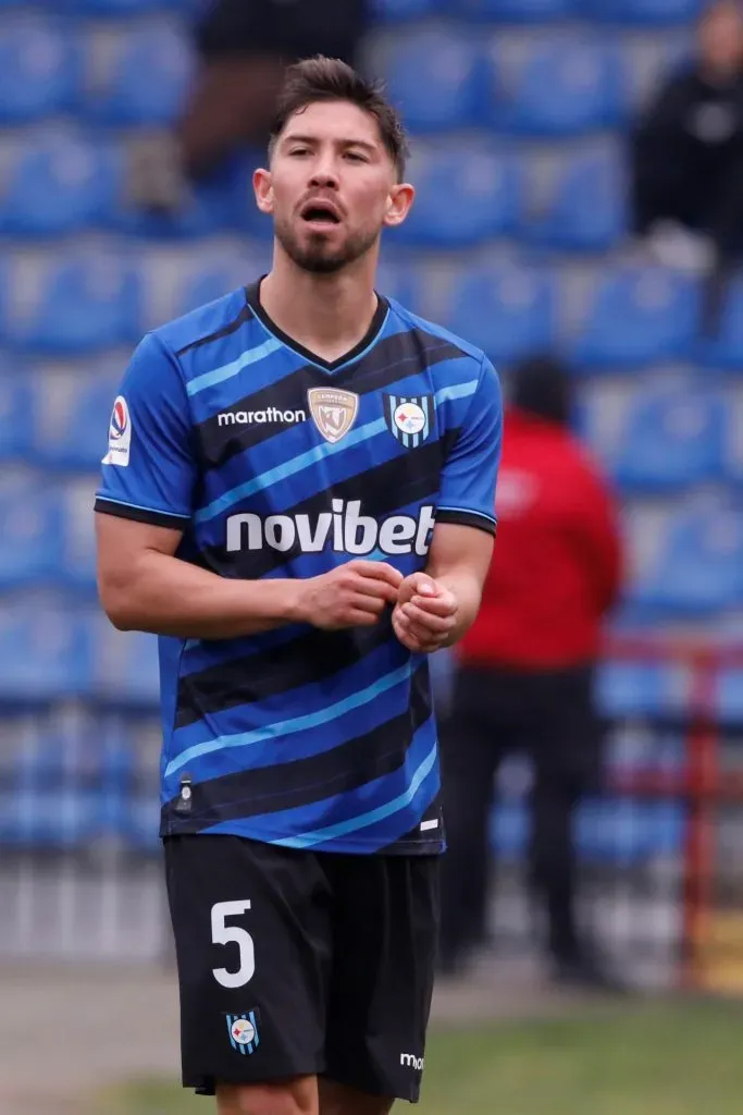 Felipe Loyola se va de Huachipato hacia Independiente de Avellaneda (Photosport)