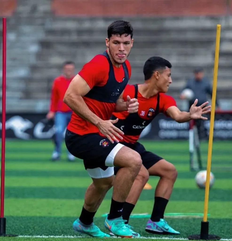 El defensor es uno de los grandes proyectos del fútbol de Venezuela. Foto: Instagram.