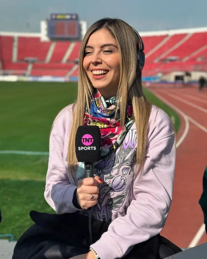 Vero Bianchi en la previa del Superclásico para TNT Sports. Foto: Instagram