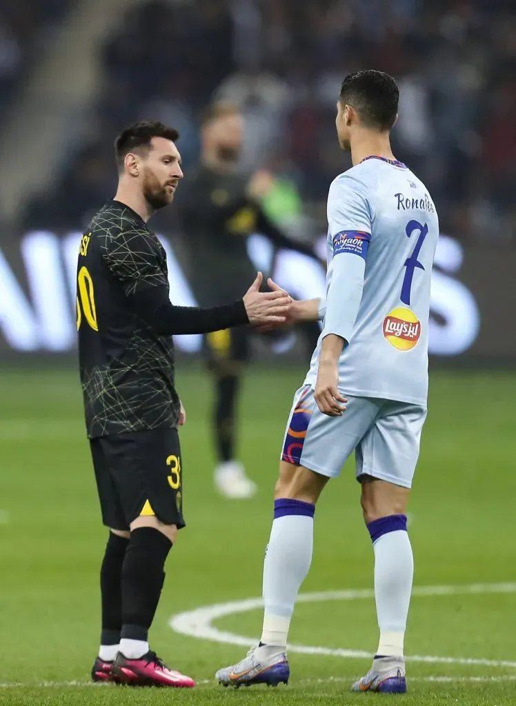 Lionel Messi y Cristiano Ronaldo la última vez que se enfrentaron, en enero del 2023 (Imago)