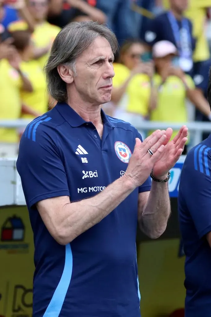 Ricardo Gareca dejó entrever que analizará su futuro, pero la ANFP no tiene plata para echarlo. Foto: Photosport.