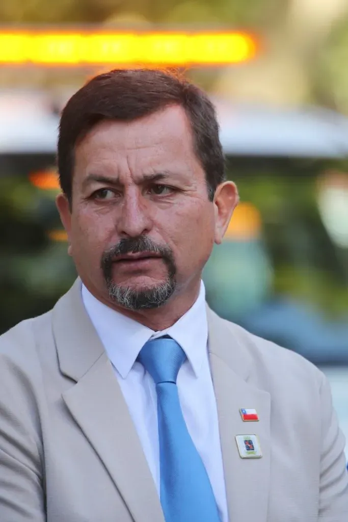 Eduardo Espinoza, alcalde de Macul responde a Guarello por supuestos nexos con la Garra Blanca (Aton Chile)