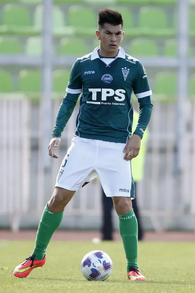 Nelson Saavedra vistiendo la de Santiago Wanderers | Photosport