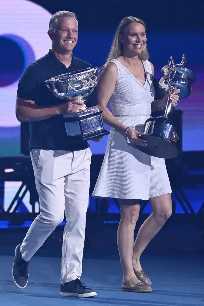 Ex campeones del Australian Open, Thomas Johansson y Caroline Wozniacki, en enero de 2025 (Getty Images).