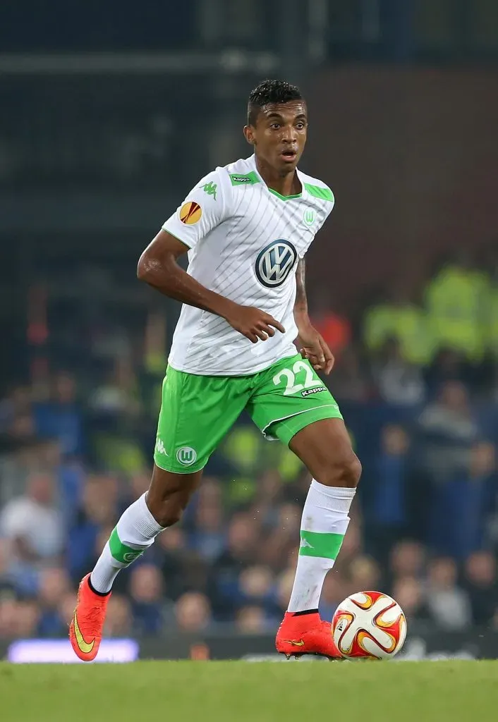 Luiz Gustavo tem experiência na Europa.  (Photo by Jan Kruger/Getty Images)