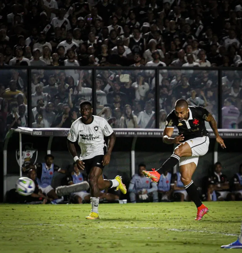 A vitória tirou o Vasco do Z-4 (Foto: Matheus Lima/Vasco/Divulgação)