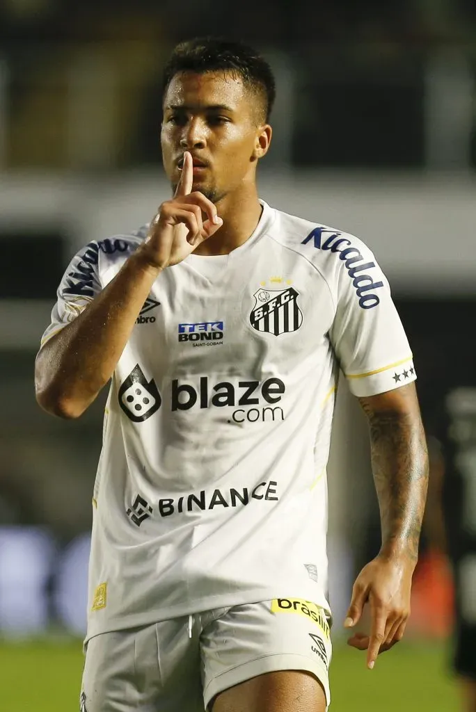 Marcos Leonardo comemora gol pelo Peixe. Foto: Ricardo Moreira/Getty Images