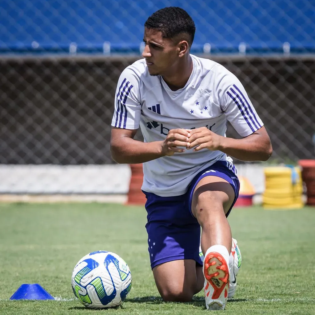 Fernando assina até 2026. Foto: Flickr Oficial Cruzeiro EC/Gustavo Aleixo