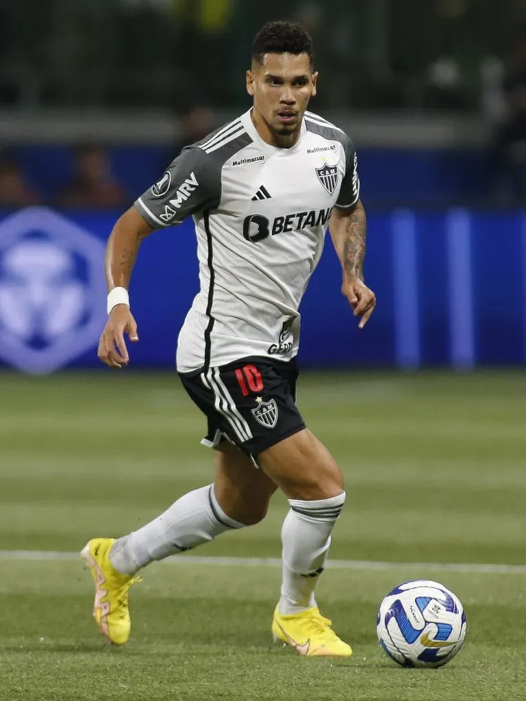 Paulinho demonstra confiança para duelo importante. Foto: Miguel Schincariol/Getty Images