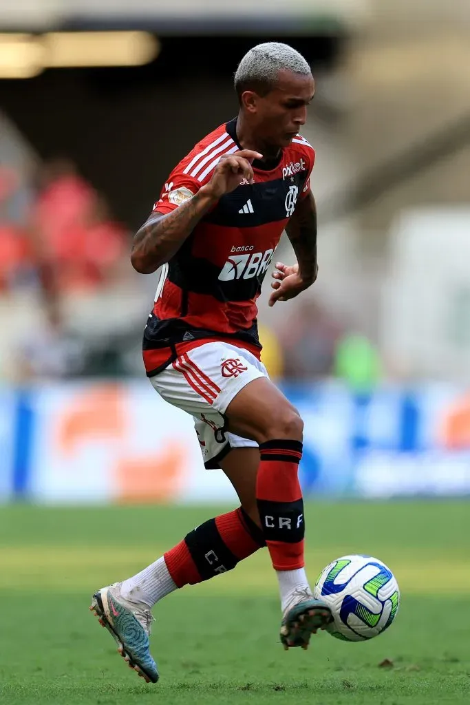 Os milhões pelos quais o Flamengo aceita vender Wesley