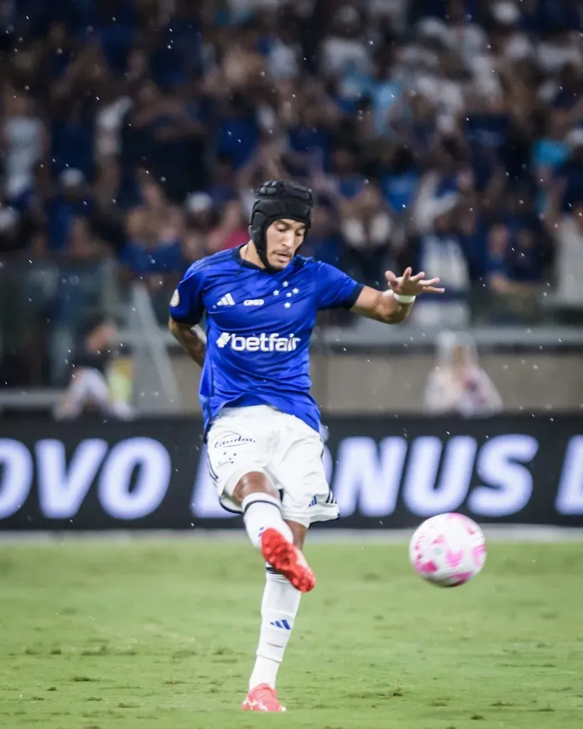 William renova com o Cruzeiro. Foto: Flickr Oficial Cruzeiro EC/Gustavo Aleixo