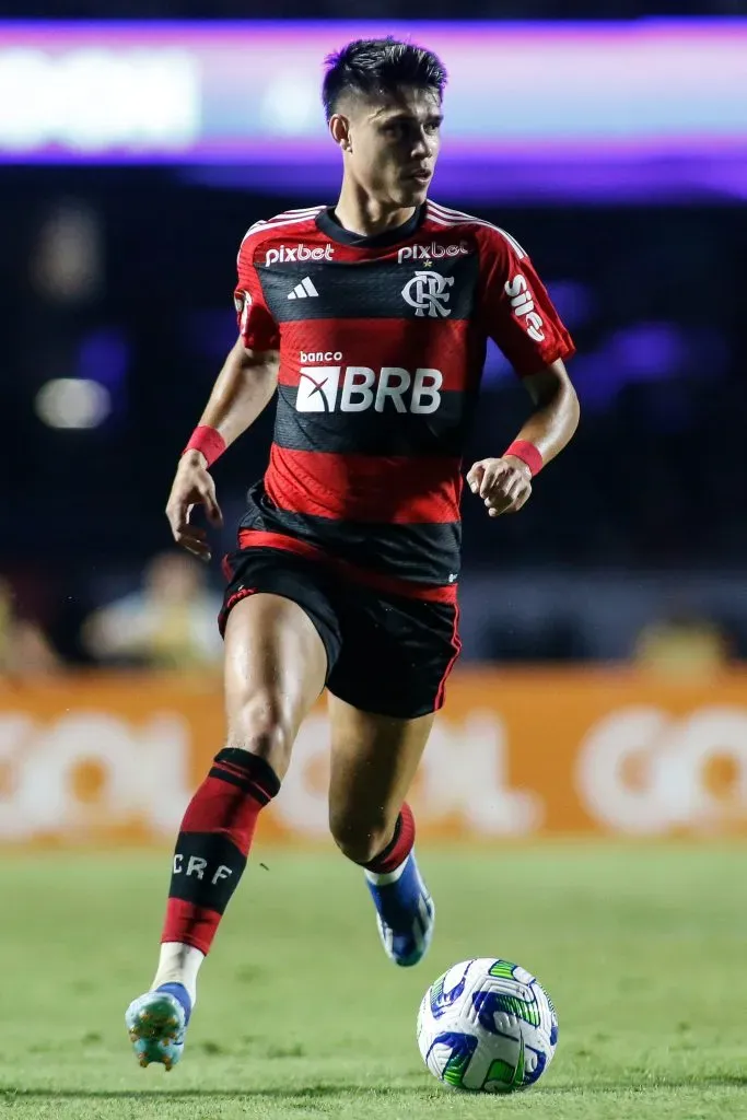 Luiz Araújo é o único ponta direita do elenco hoje. Foto: Miguel Schincariol/Getty Images