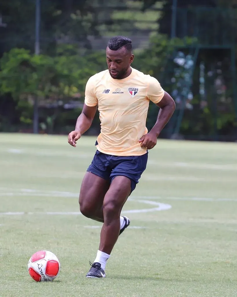 Luan, volante do São Paulo treinando no CT da Barra Funda | Foto: Divulação/flickr saopaulofc