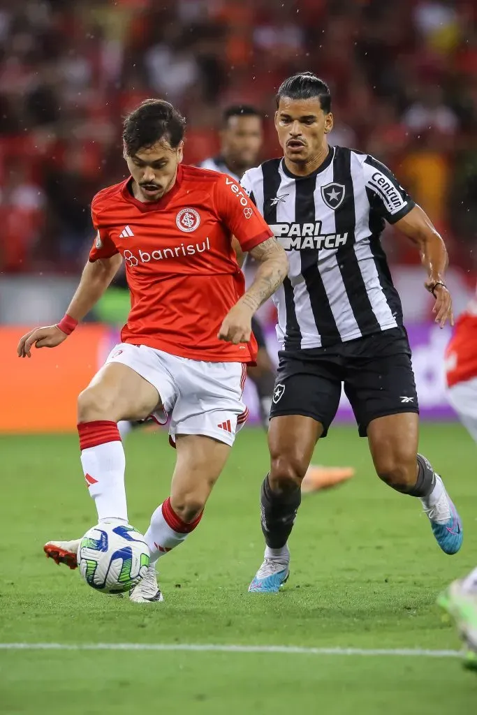 Maurício contra o Botafogo. (Photo by Pedro H. Tesch/Getty Images)