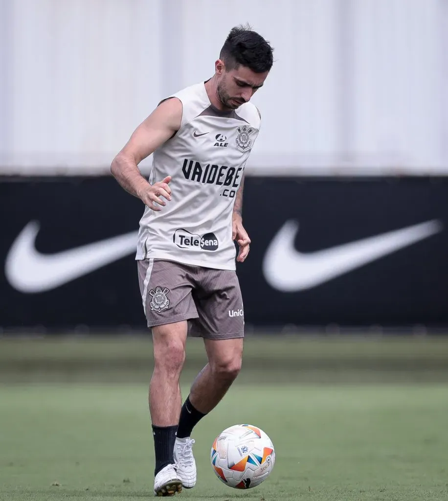 Igor Coronado em ação no treino no CT | Foto: Rodrigo Coca/Ag.Corinthians