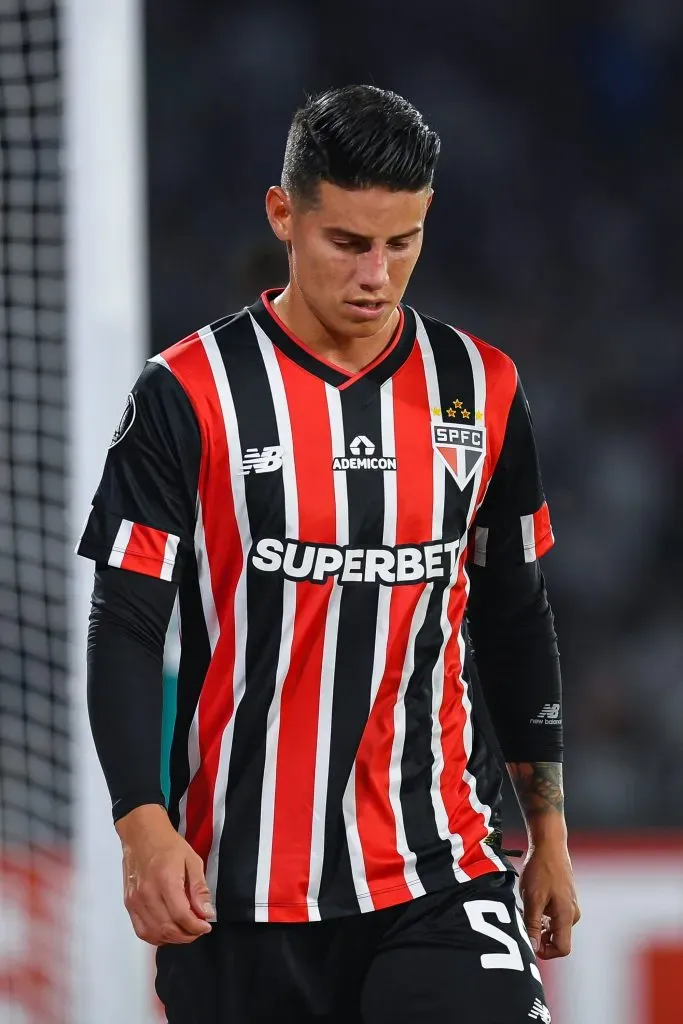 Zubeldía comentou o motivo de James Rodríguez ficar de fora de mais um jogo do São Paulo. (Photo by Hernan Cortez/Getty Images)