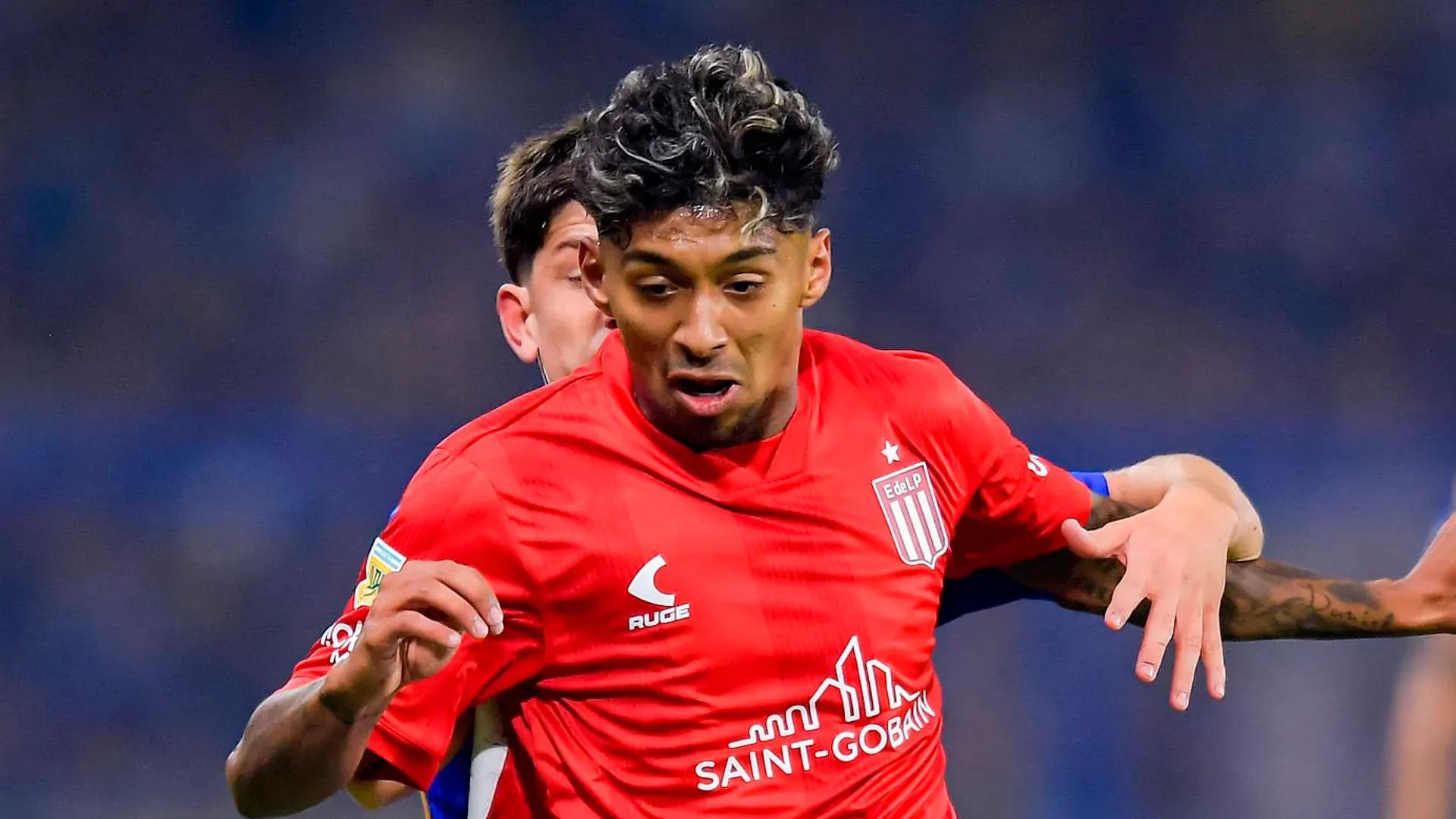 Cristian Medina con la camiseta de Estudiantes. (Foto: Getty)