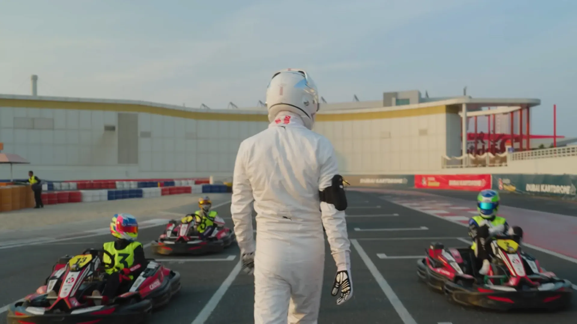 El piloto del número 3 salió desde el fondo, al igual que Alex Albon, y le ganó.