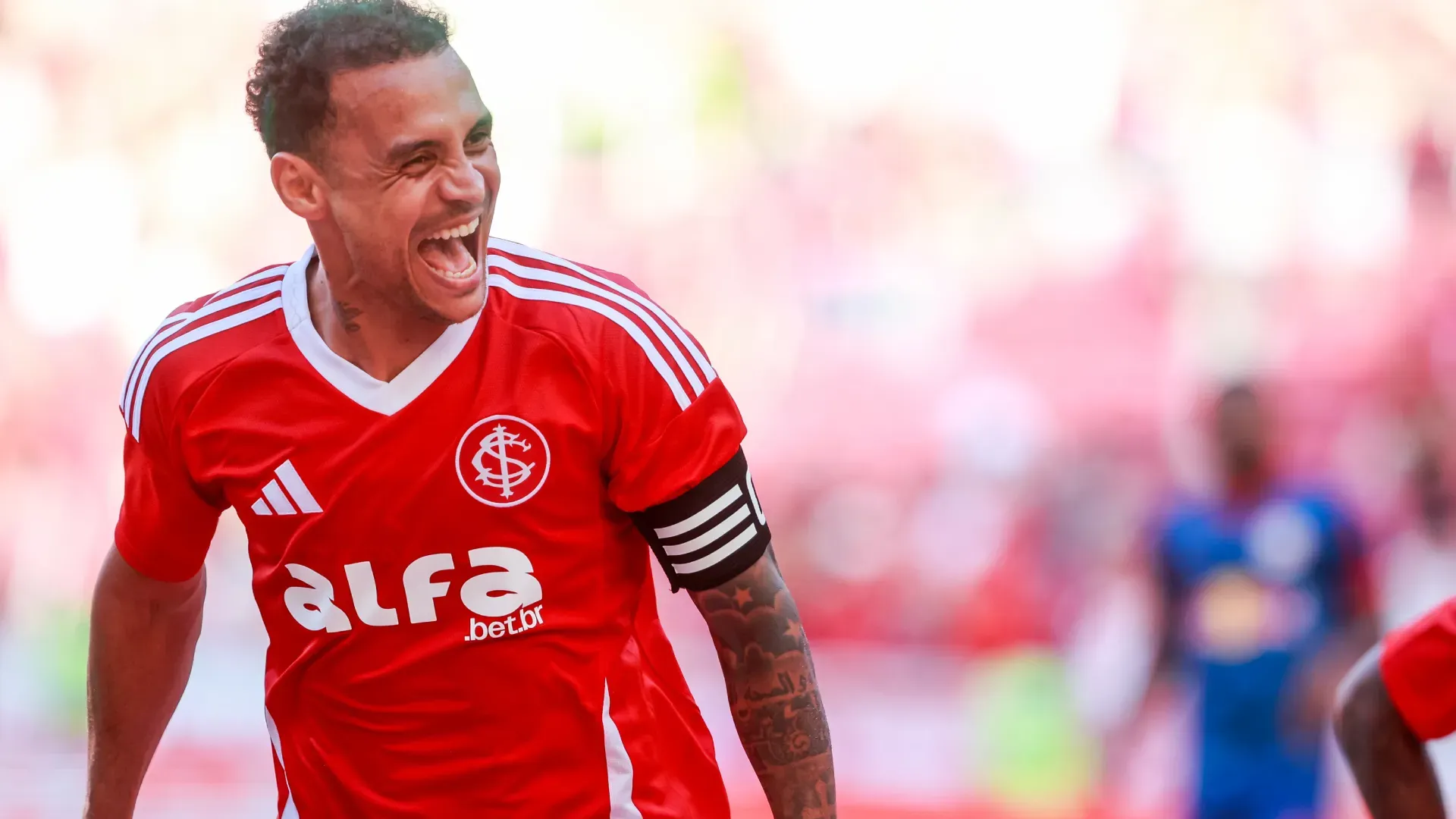 Alan Patrick comemorando pelo Internacional – Foto: Luiz Erbes/AGIF