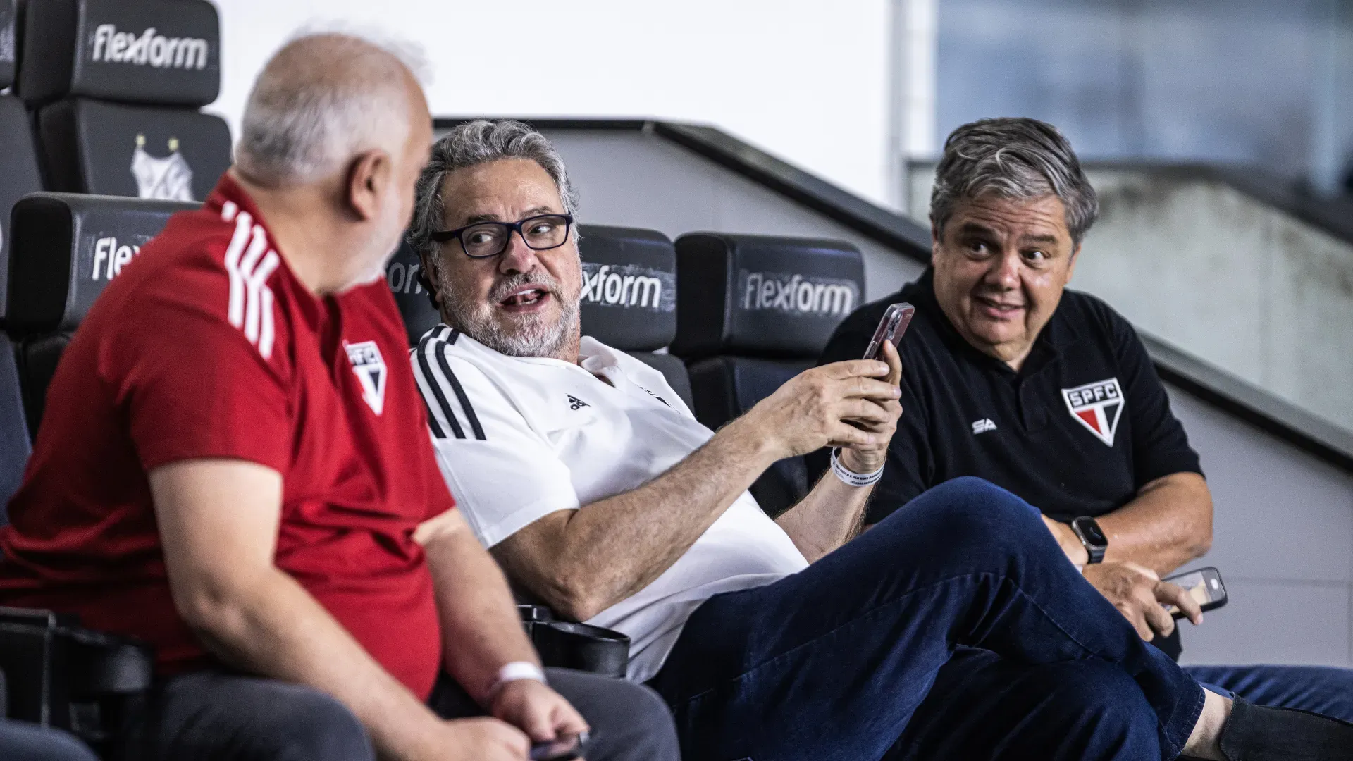 Júlio Casares presidente do São Paulo durante partida contra o Bragantino no estádio Vila Belmiro pelo campeonato Brasileiro A 2023. Foto: Abner Dourado/AGIF