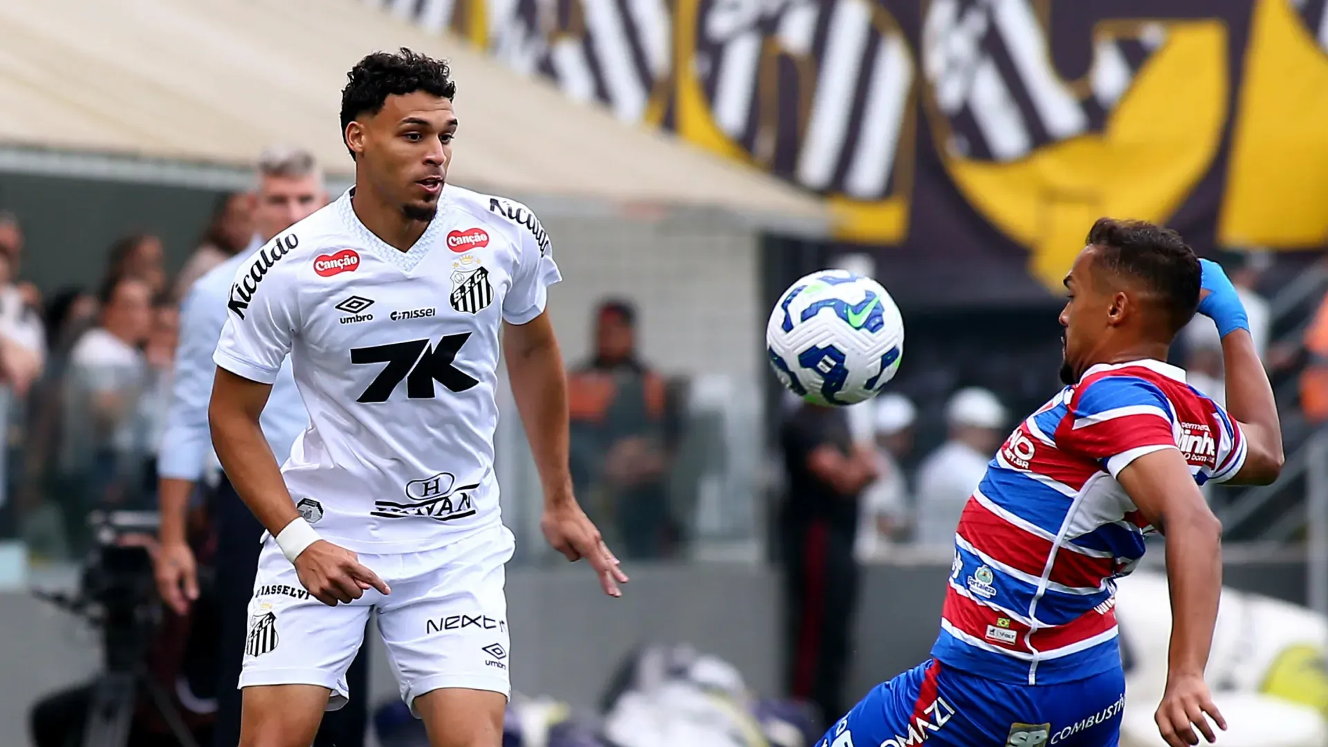 Victor Hugo em ação pelo Santos -Foto: Mauricio De Souza/AGIF