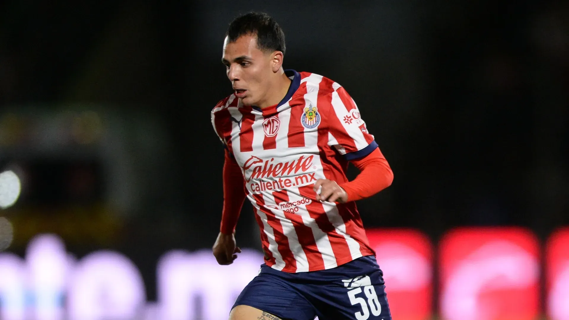 El preocupante momento de Hugo Camberos con Gabriel Milito.