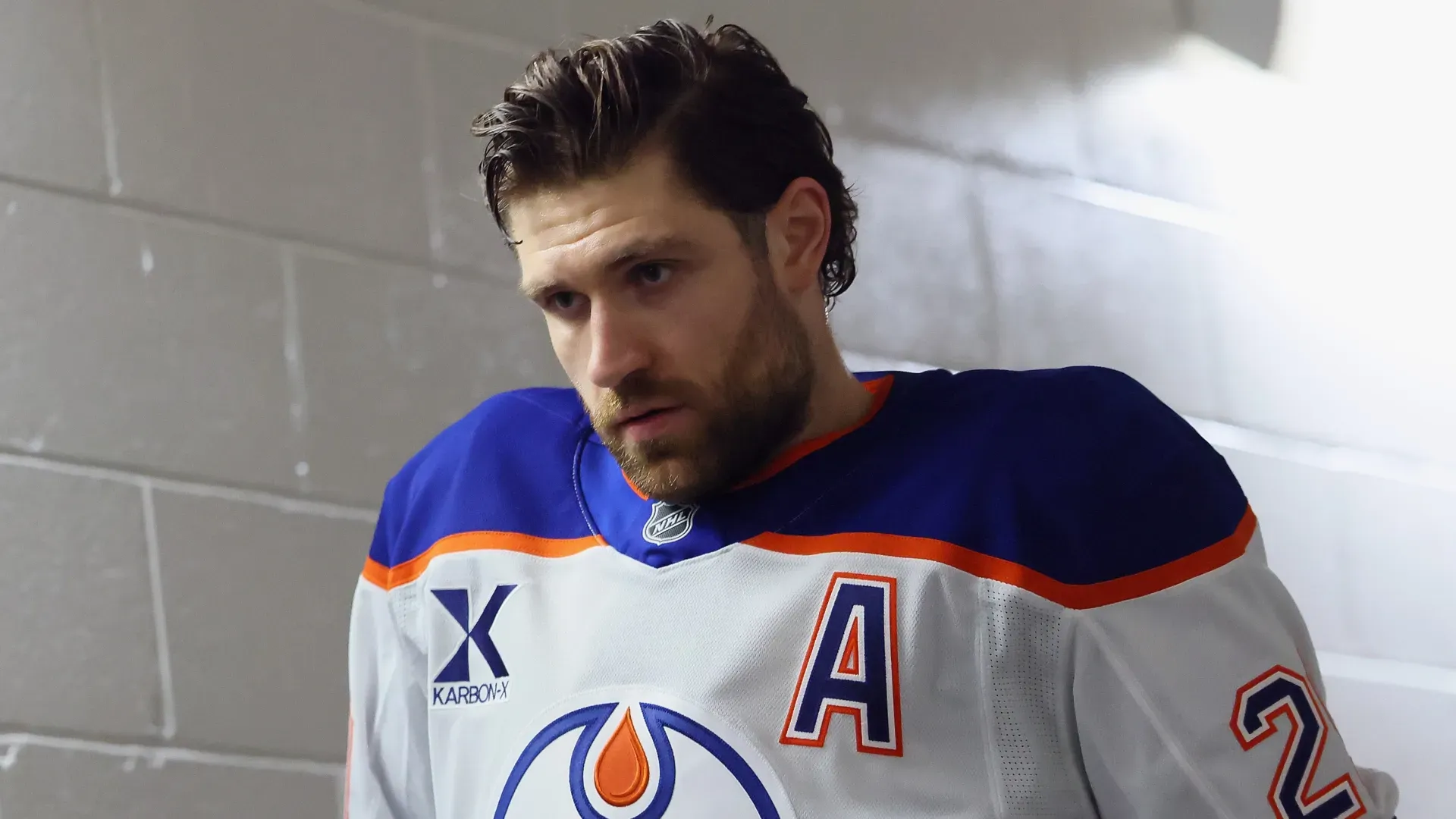 Leon Draisaitl walking down the tunnel
