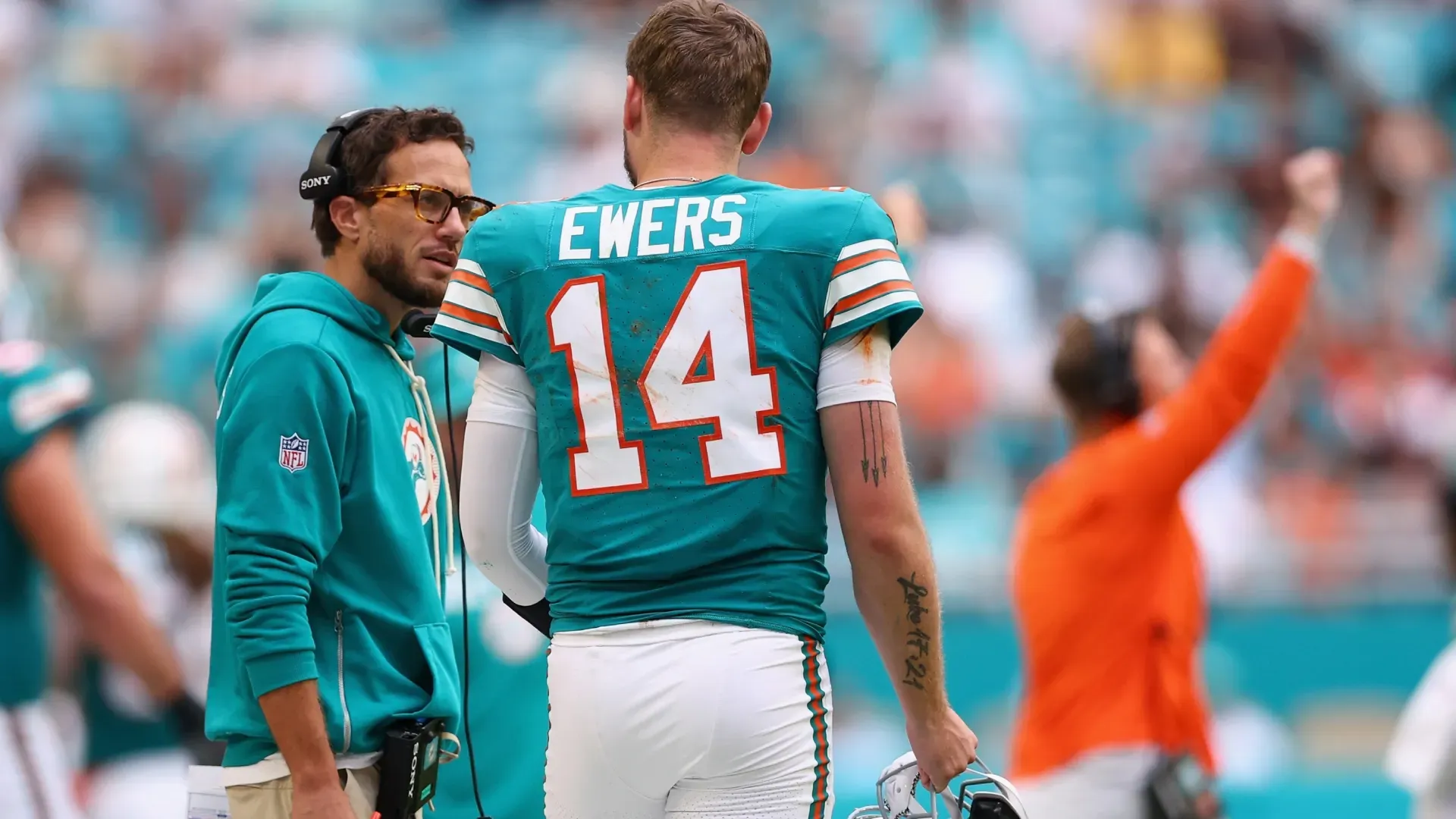 Mike McDaniel with Quinn Ewers