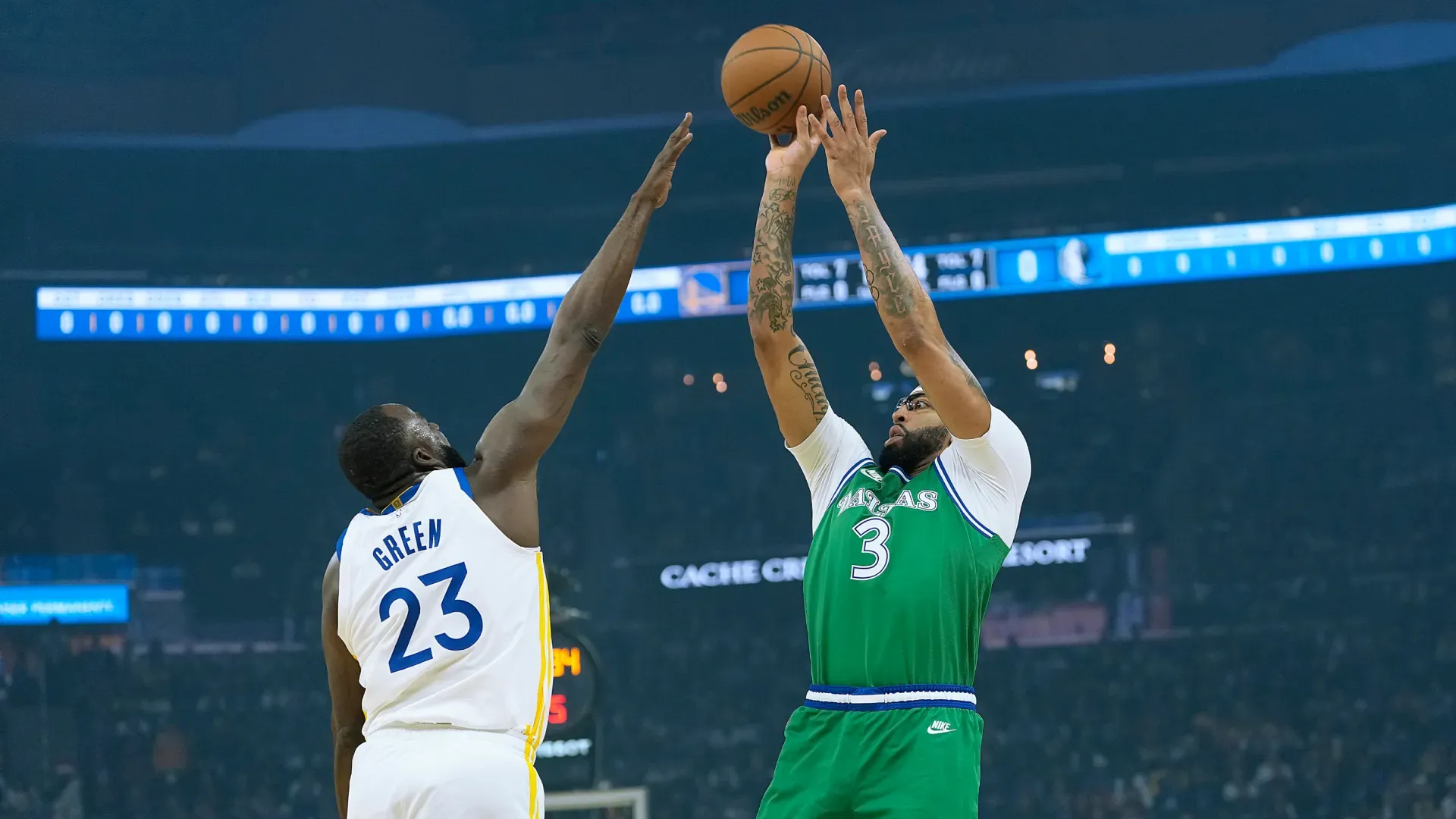Anthony Davis during Christmas Day game against the Warriors. (Getty Images)