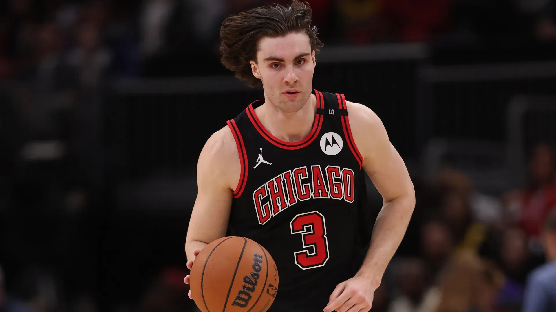 Josh Giddey dribbles the ball during a game. (Getty Images)