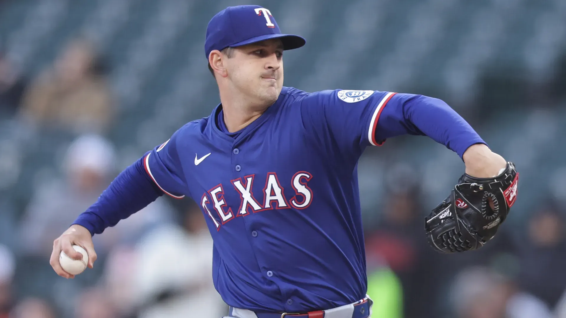 Tyler Mahle of the Texas Rangers pitches during the first inning against the Chicago White Sox. (Getty Images)