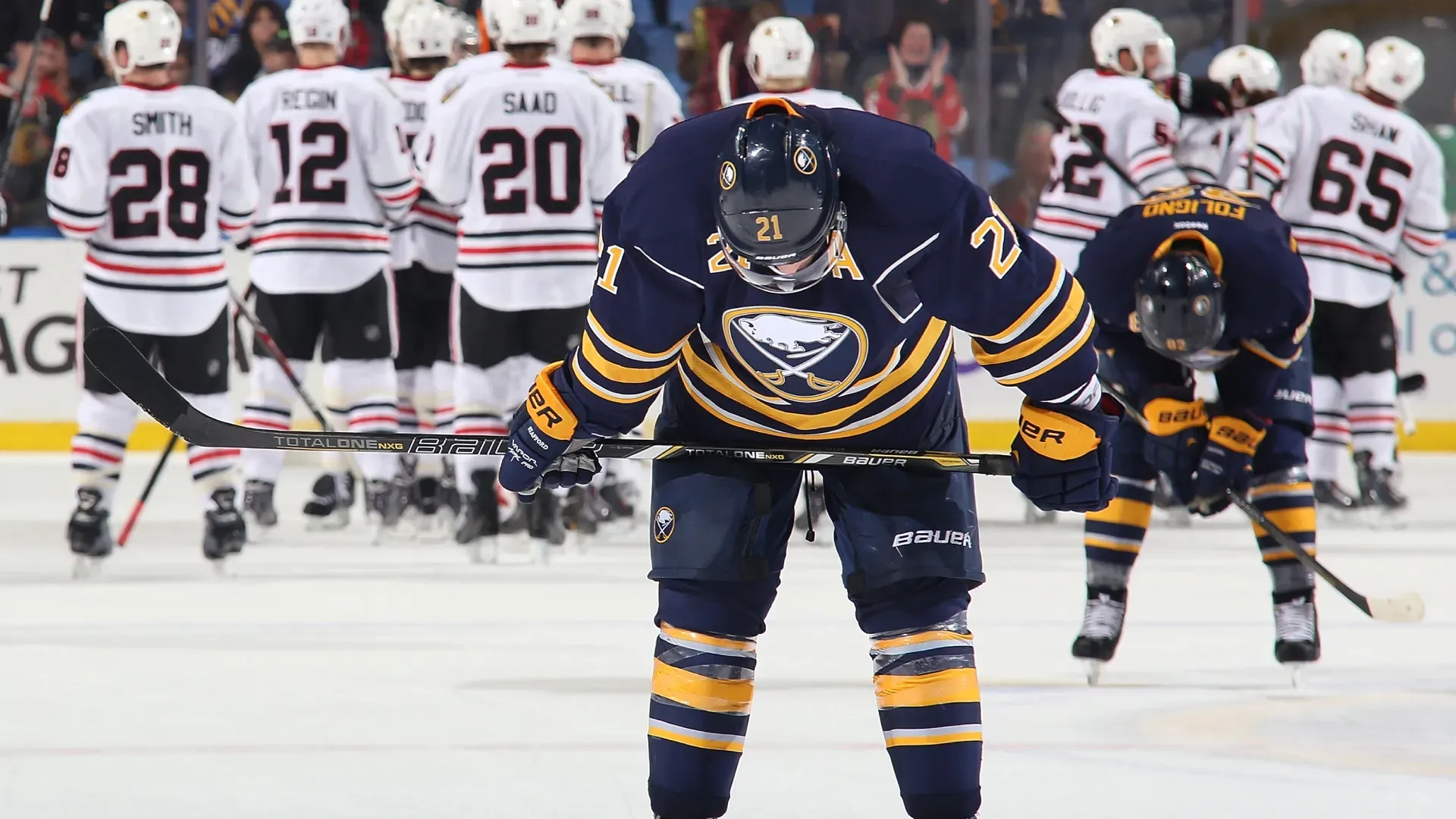 Drew Stafford #21 of the Buffalo Sabres in 2014 (Source: Sean Rudyk/Getty Images)