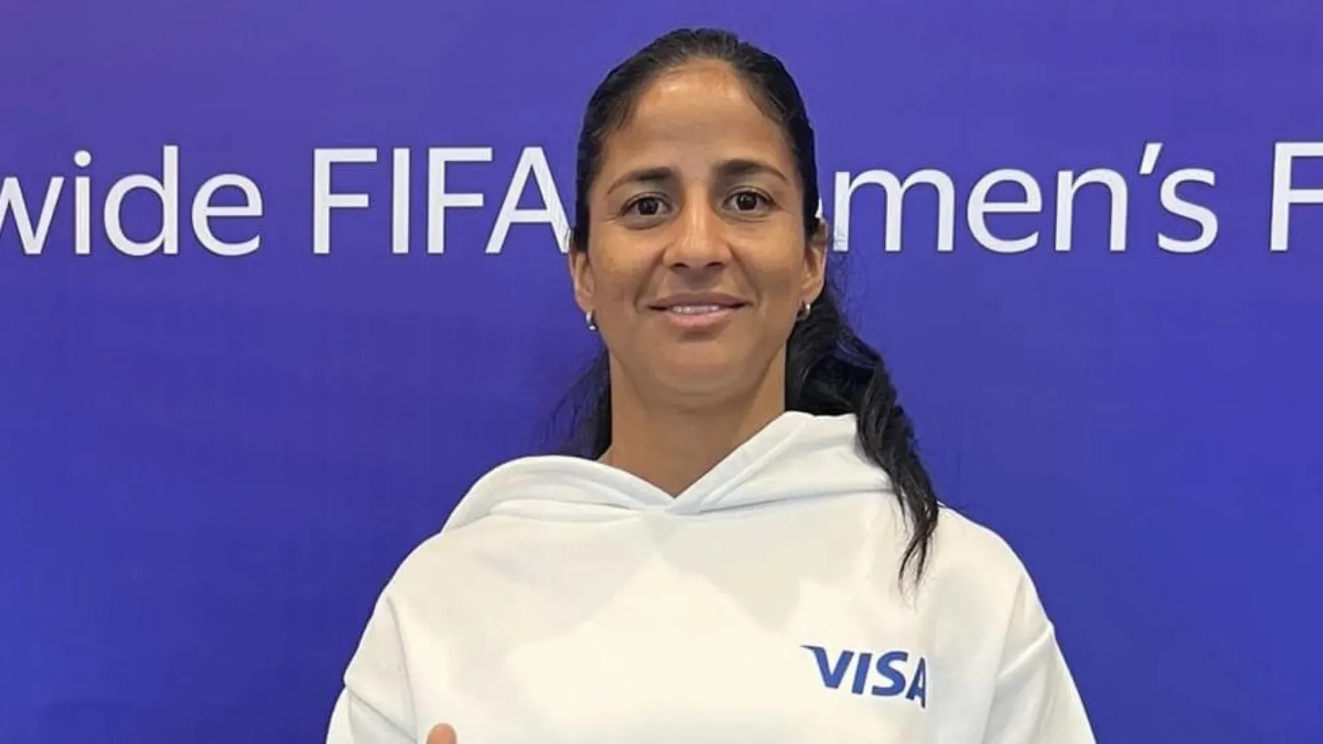 Shirley Cruz tomó una extraña postura. (Foto: Instagram)