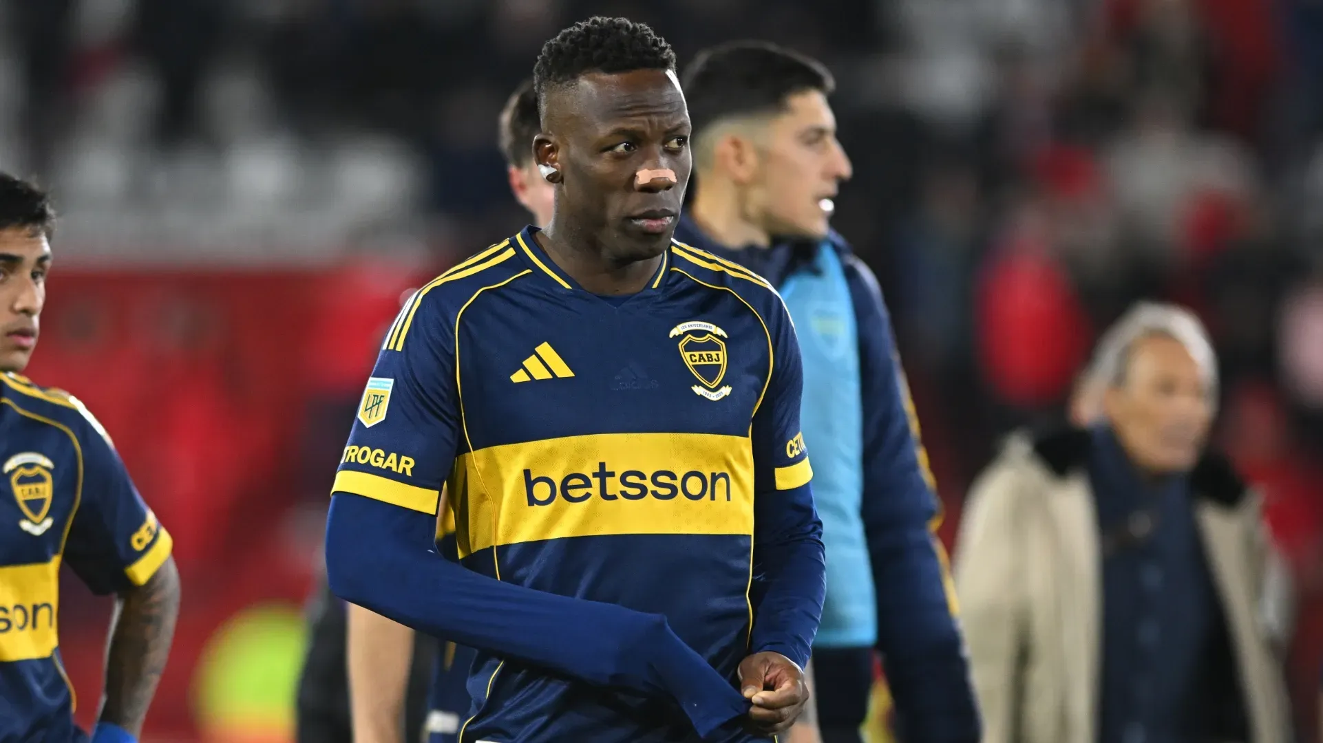 Advíncula podría irse de Boca.