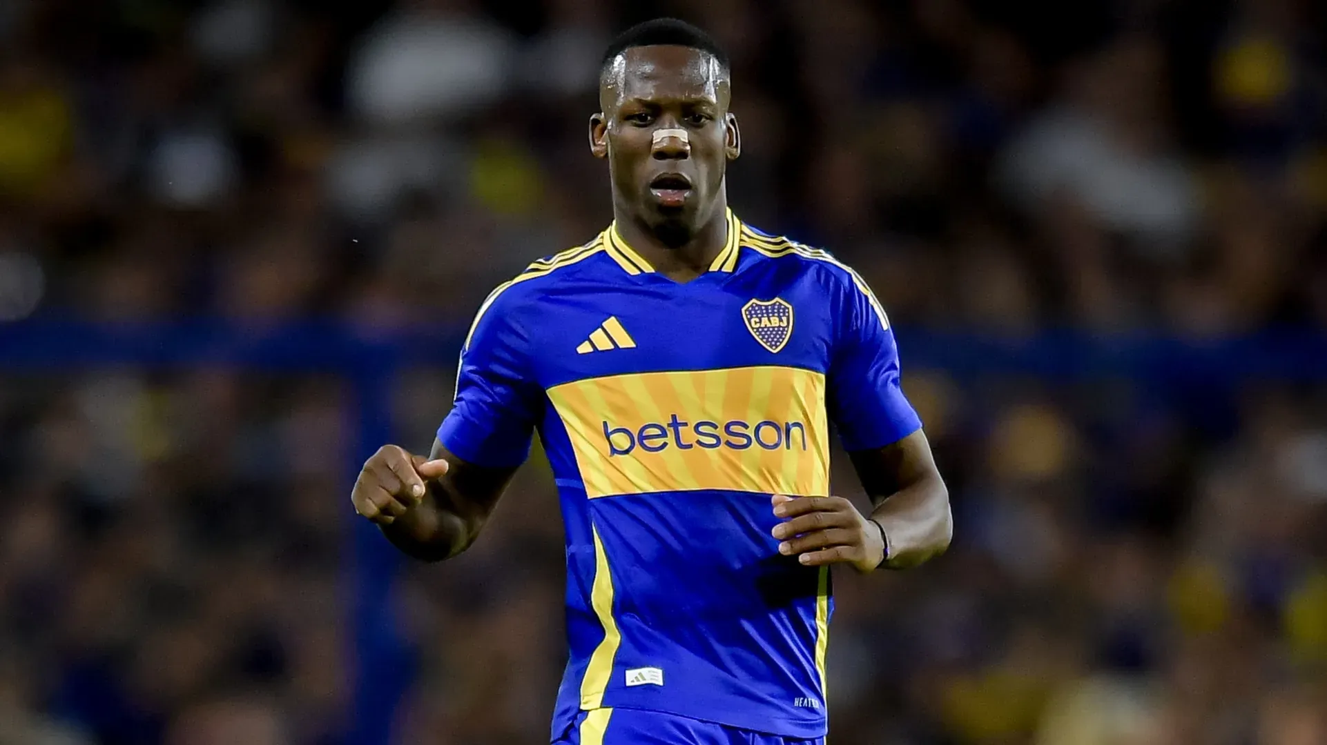 Advíncula se va de Boca.