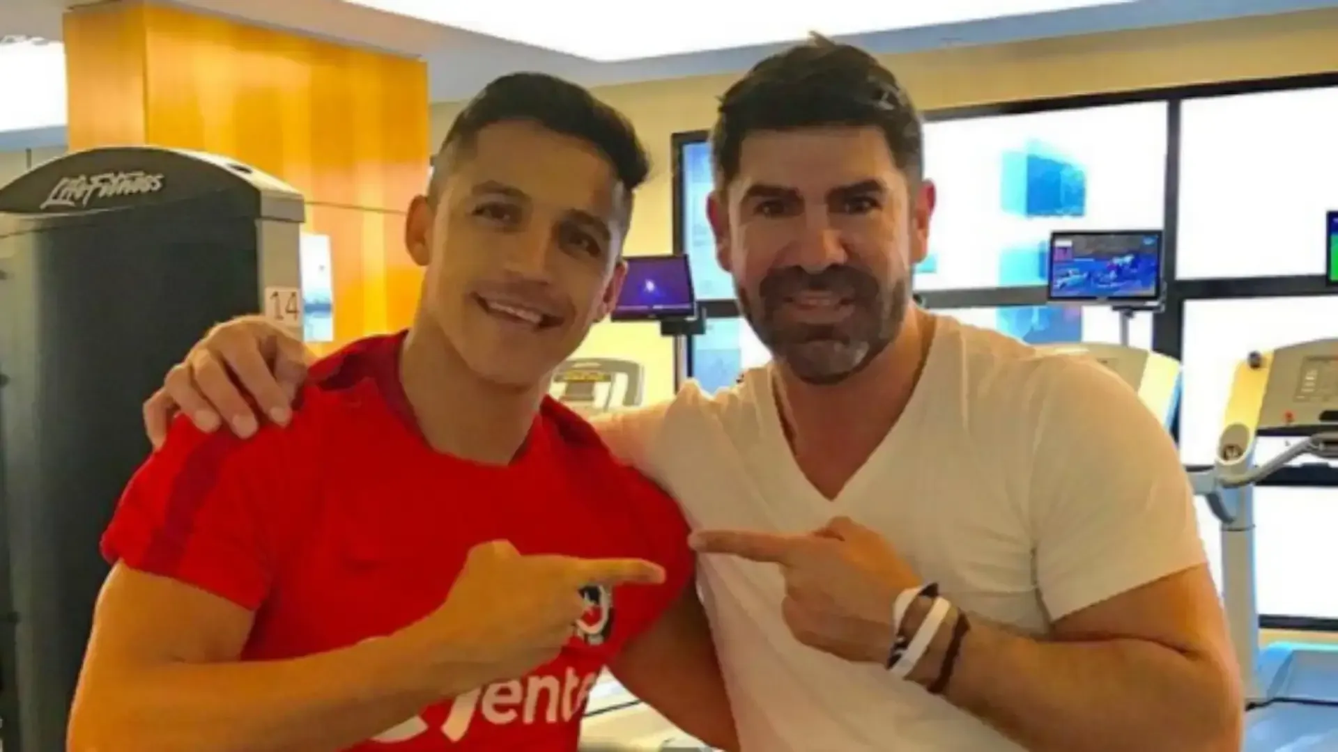 El Toby Vega elige a Marcelo Salas con críticas a Alexis por “pichanguero” y comilón.