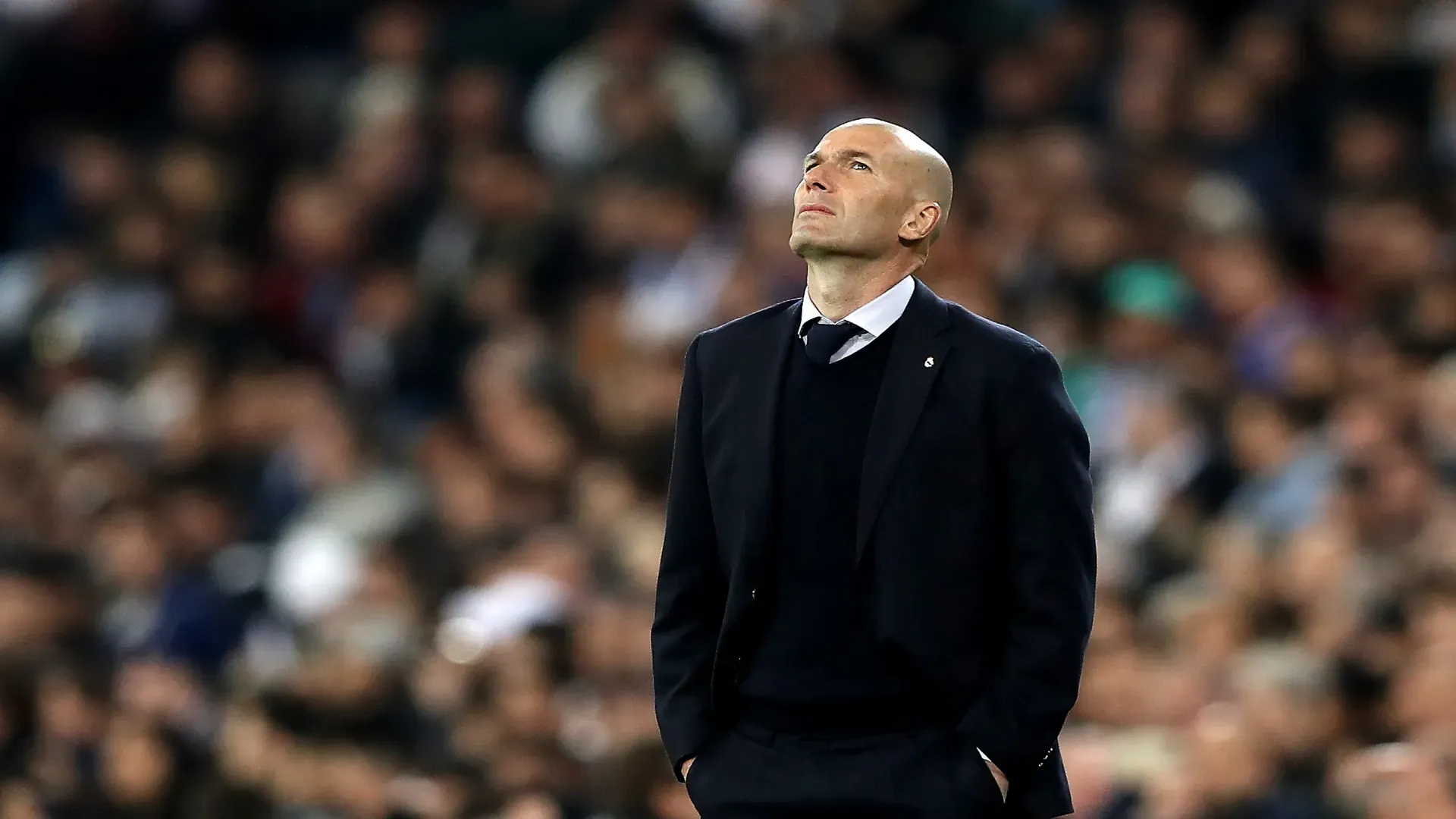 Zidane em campo olhando para cima. Foto: Angel Martinez/Getty Images