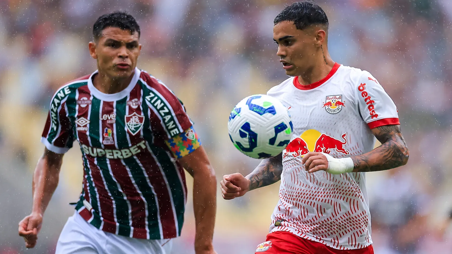 Thiago Silva of Fluminense and Vinicinho of Bragantino