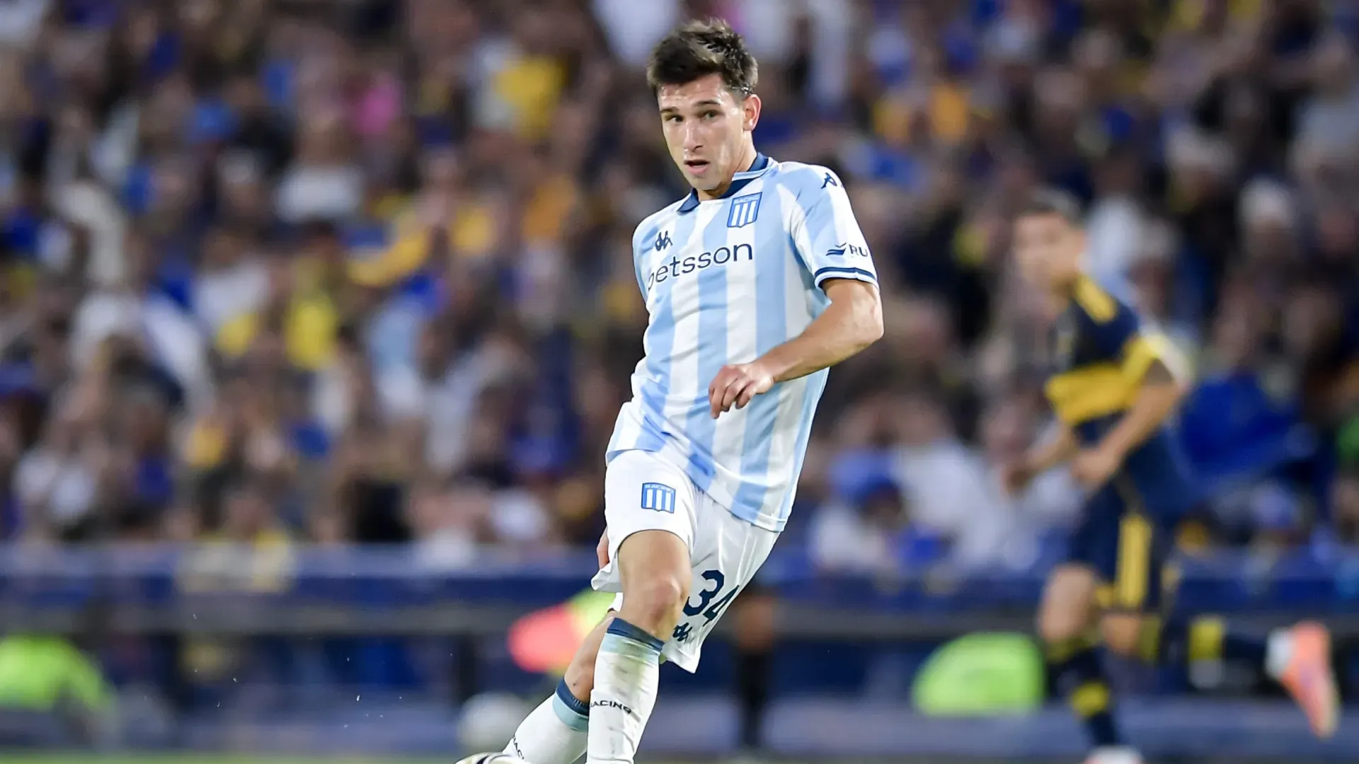 Argentina defender Facundo Mura playing for Racing Club.