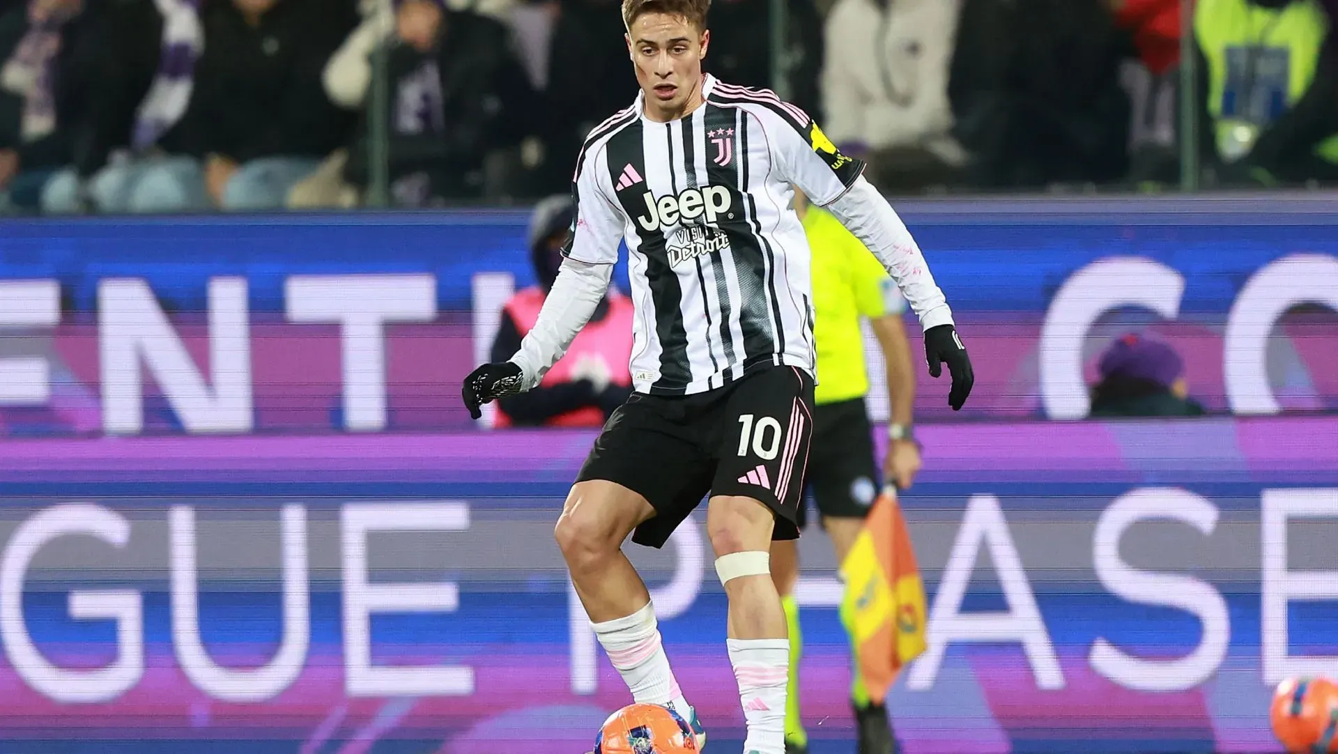 Kenan Yildiz em ação durante partida da Série A. Foto: Gabriele Maltinti/Getty Images