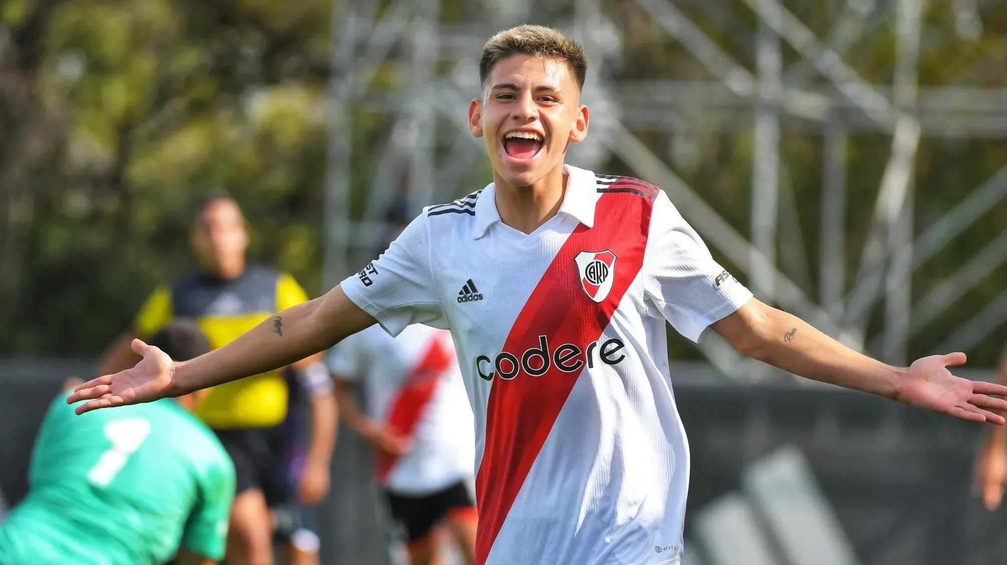 Twitter: @Riverplate