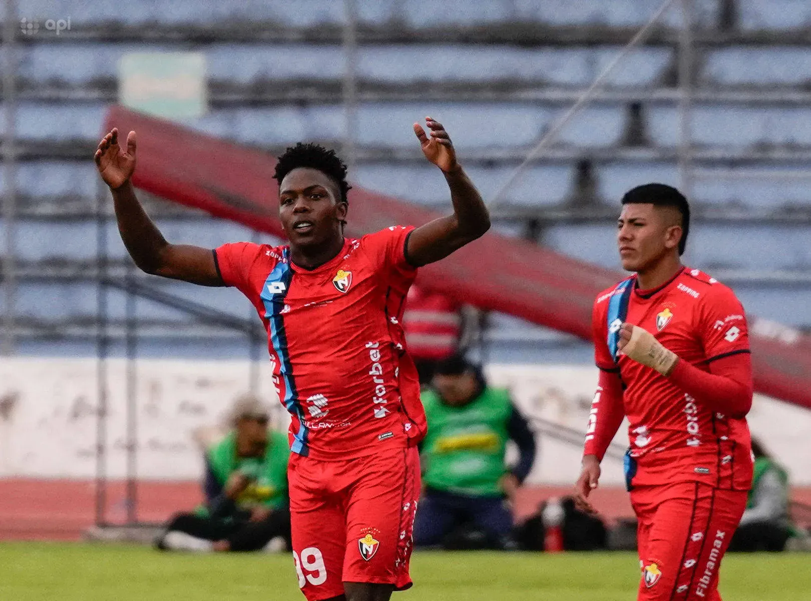 Djorkaeff Reasco marcó la remontada de El Nacional a Emelec. Foto: IMAGO.