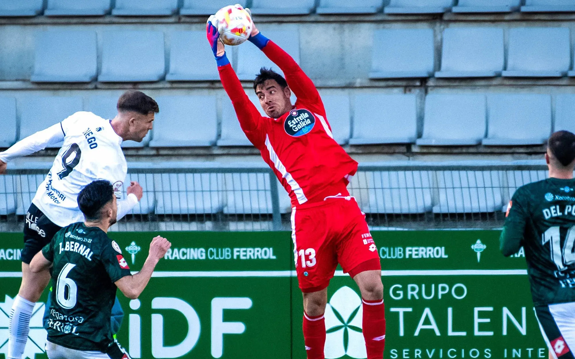 Gianfranco Gazzaniga logró la segunda valla menos vencida en la temporada 2022/2023 de la Primera Federación con el Racing de Ferrol. @Primera_RFEF