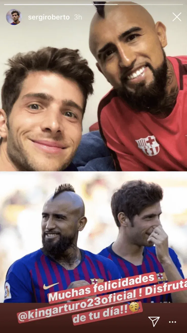 Sergi Roberto también festejó al chileno Vidal en su cumpleaños.