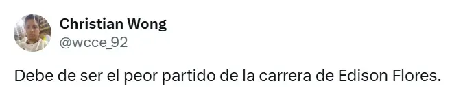Hinchas de Universitario quejándose de Edison Flores. (Foto: Producción Bolavip)