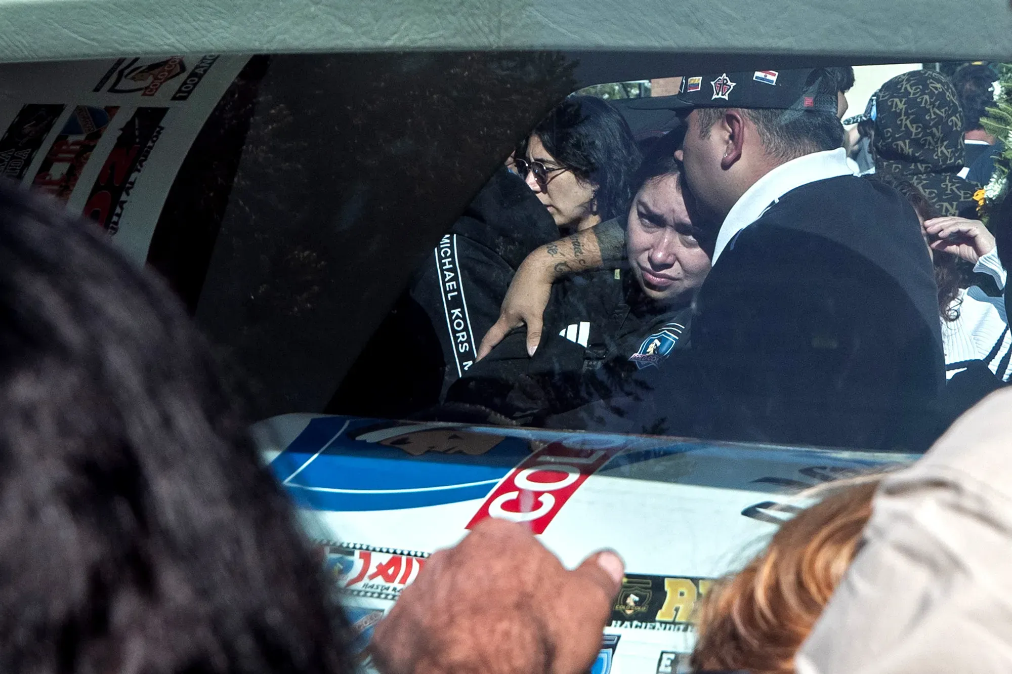 “Apremios ilegítimos agravados por homicidio”: fiscalía formalizará a dos carabineros por la muerte de Mylan y Martina, hinchas de Colo Colo, en el trágico partido ante Fortaleza.