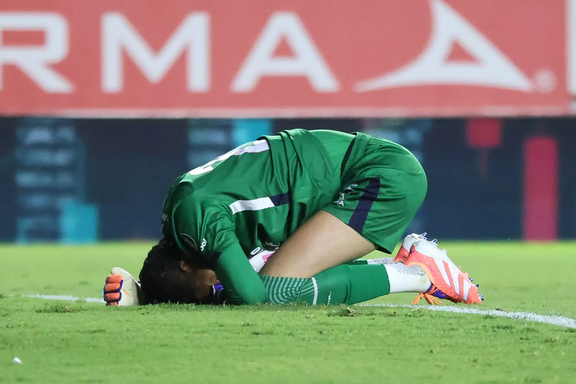 Kevin Mier podría no estar disponible para el Mundial (Imago 7)