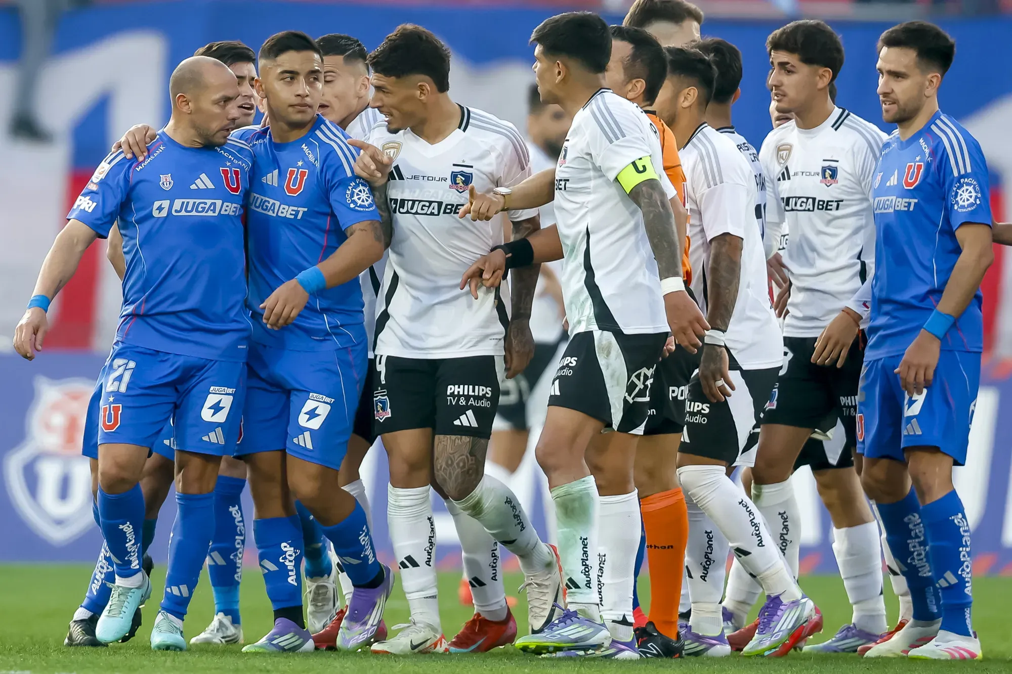 Alan Saldivia tiene contrato con Colo Colo, pero ByN se abre a escuchar ofertas a interesados de la MLS y aceptar condiciones menores a la cláusula de salida.